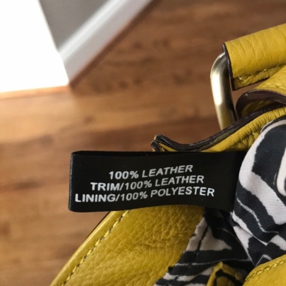 Sanctuary mustard Crossbody - Picture 3 of 5